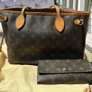 Louis Vuitton Neverfull PM tote with Sarah wallet